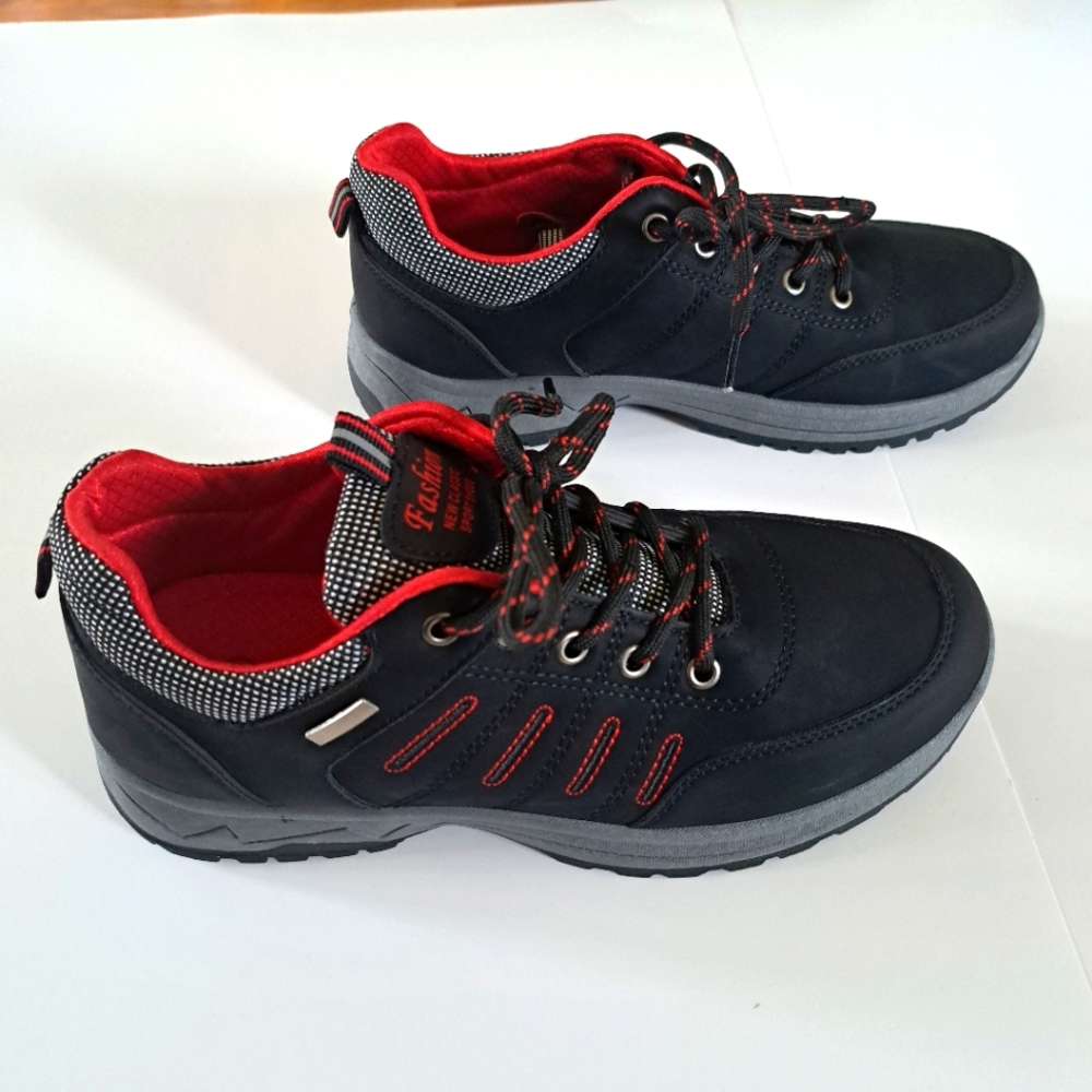 Kids Running Shoes In Like New Condition